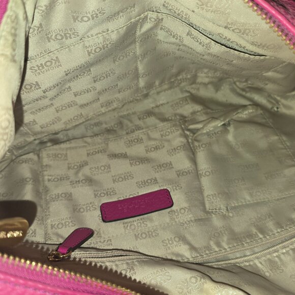 Michael Kors NWOT Fuschia Hobo bag - Picture 3 of 14
